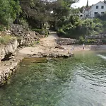 Studio Apartment Near The Beach